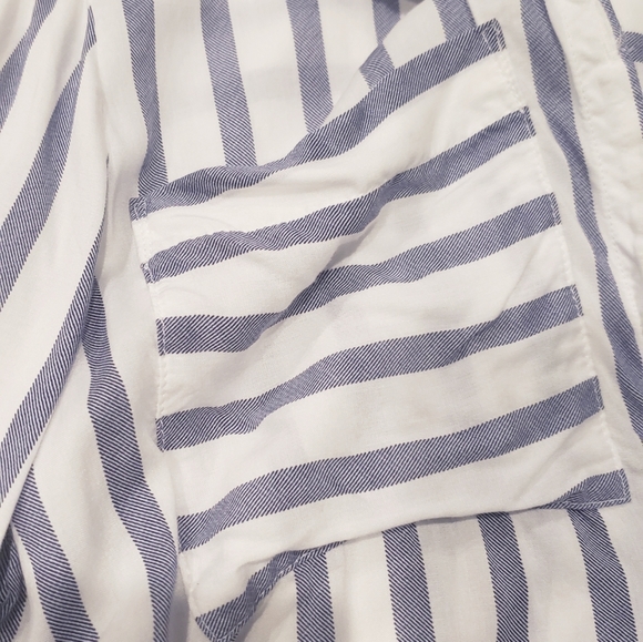 ❤2 for $18❤💛Forever 21 button up shirt💛 - Picture 3 of 4